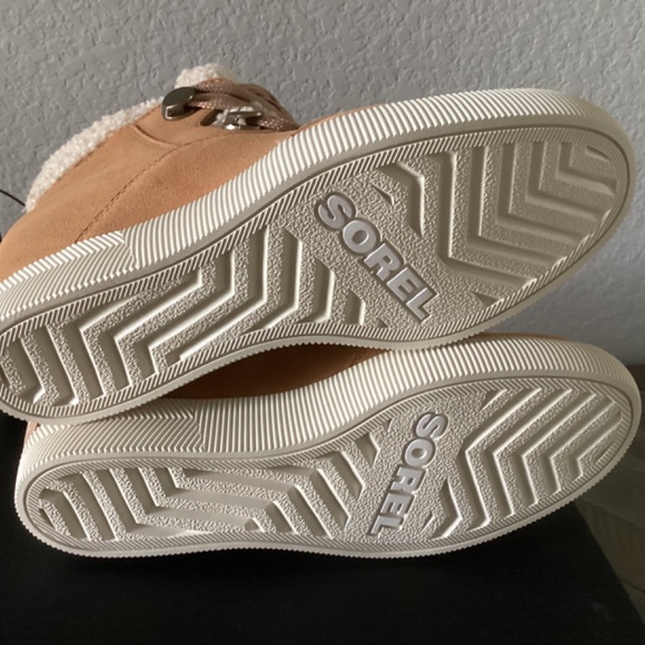 SOREL Women's Out N About Cozy Wedge Booties, size 8.5 - Picture 8 of 9